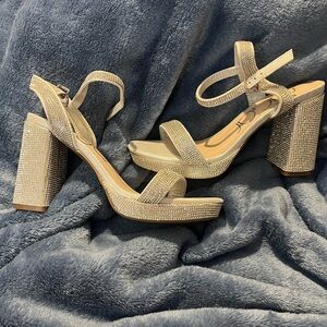 Rhinestone Vallentina Sandals